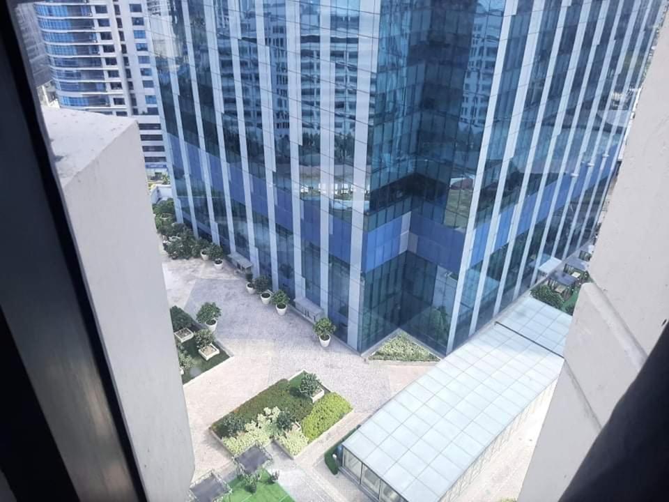 Spacious 2 Bedroom Unit With Pool Manila Exterior photo